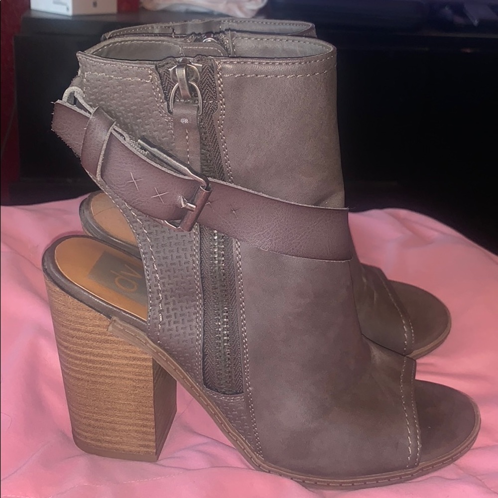 Open toe block heel! - Picture 2 of 4